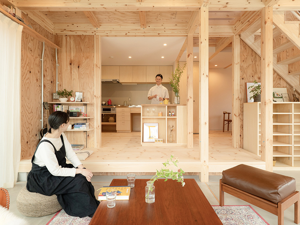 キッチンとつながる土間は、家族が集まる空間に